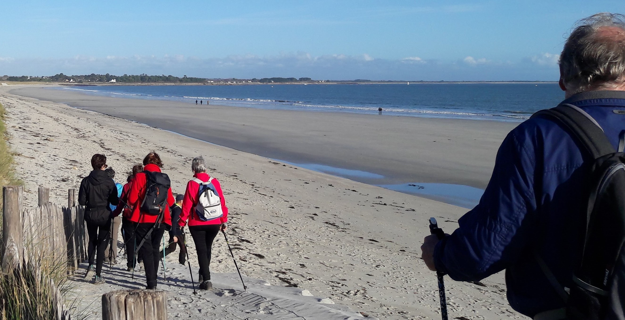 Le long de la plage